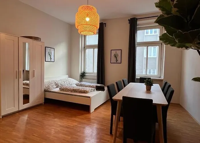Apartment 90 M2 Spacious With Free Parking *