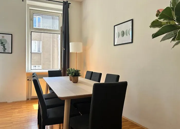 90 M2 Spacious With Free Parking