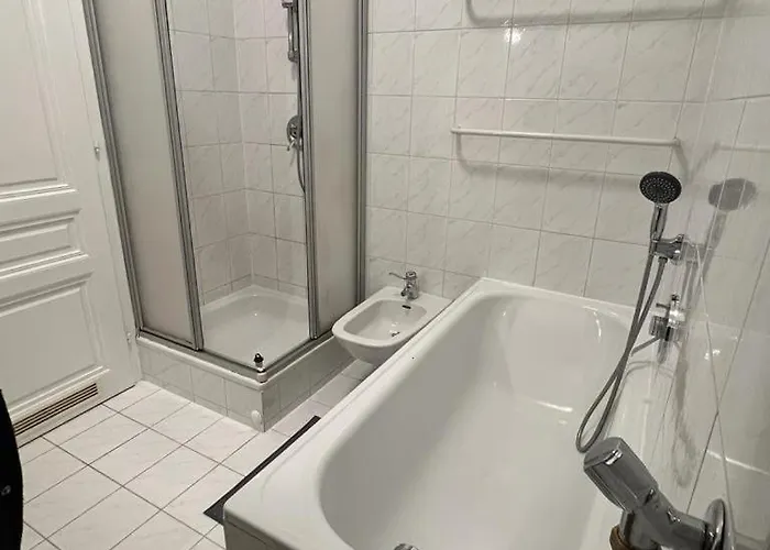 90 M2 Spacious With Free Parking