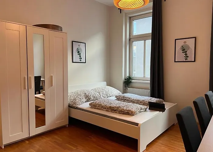 90 M2 Spacious With Free Parking *