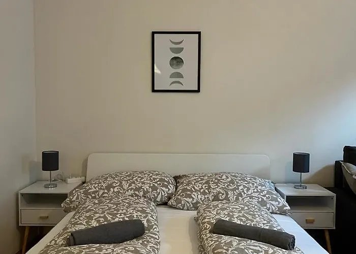 90 M2 Spacious With Free Parking Apartment Vienna