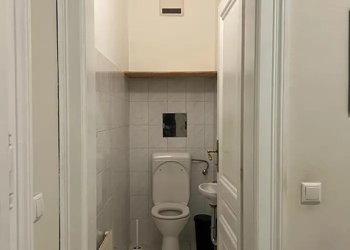 90 M2 Spacious With Free Parking Apartment Vienna