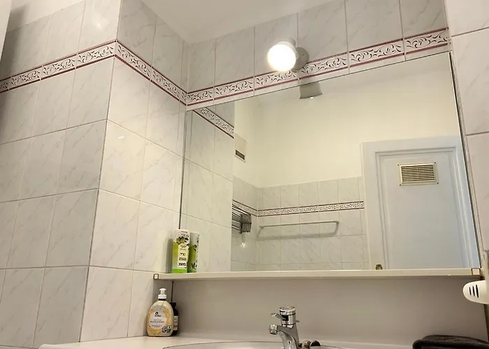 90 M2 Spacious With Free Parking *